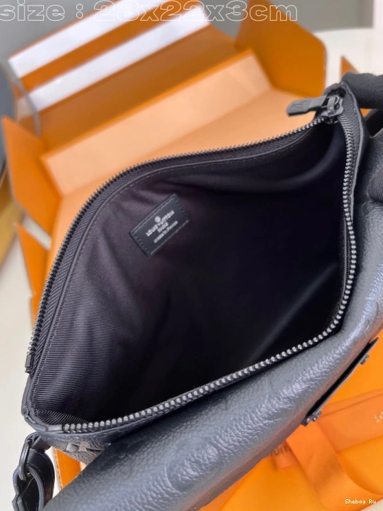 S-LOCK LOUIS VUITTON POCHETTE 0814